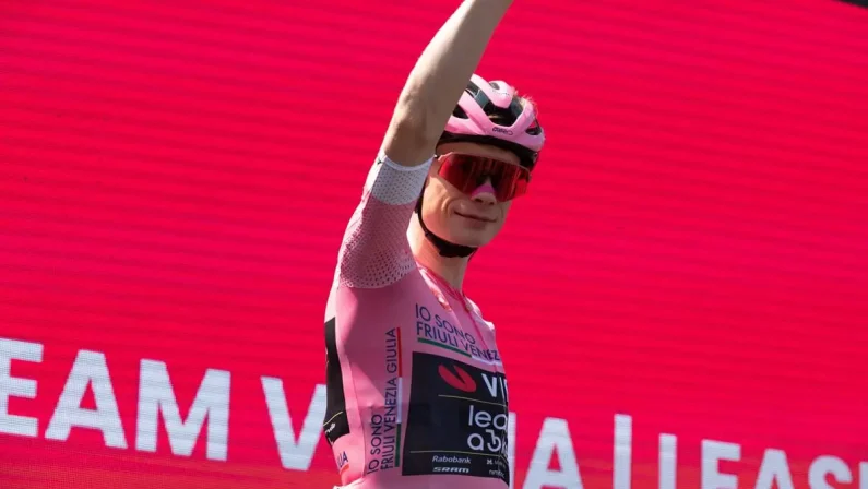 Vingegaard trionfa al Giro d’Italia 2026, Milan vince l’ultima tappa a Roma