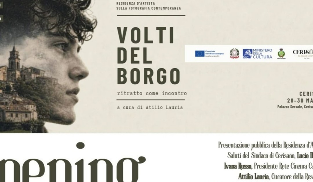 Volti del Borgo 2026: Cerisano si racconta attraverso la fotografia a Palazzo Sersale