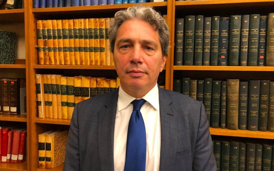 Farmaceutica, Santillo (M5S): “Industria del farmaco ha un ruolo nella transizione ecologica”