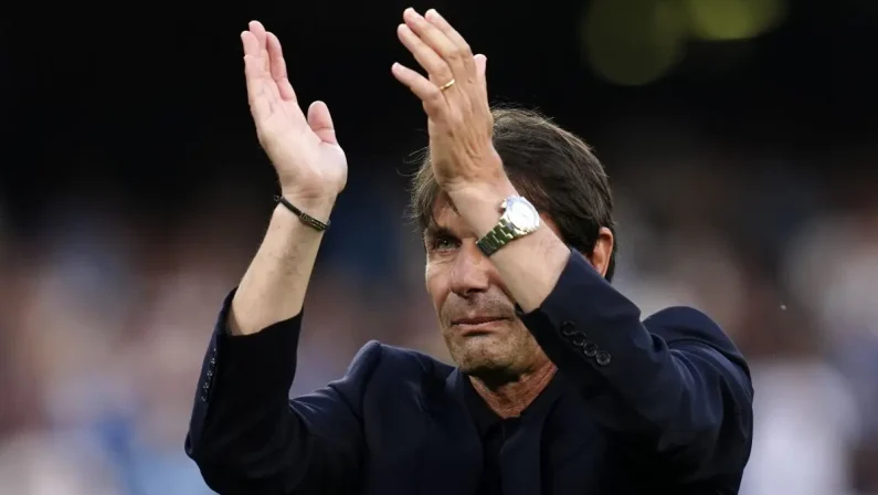 Napoli, ufficiale la risoluzione consensuale con Antonio Conte