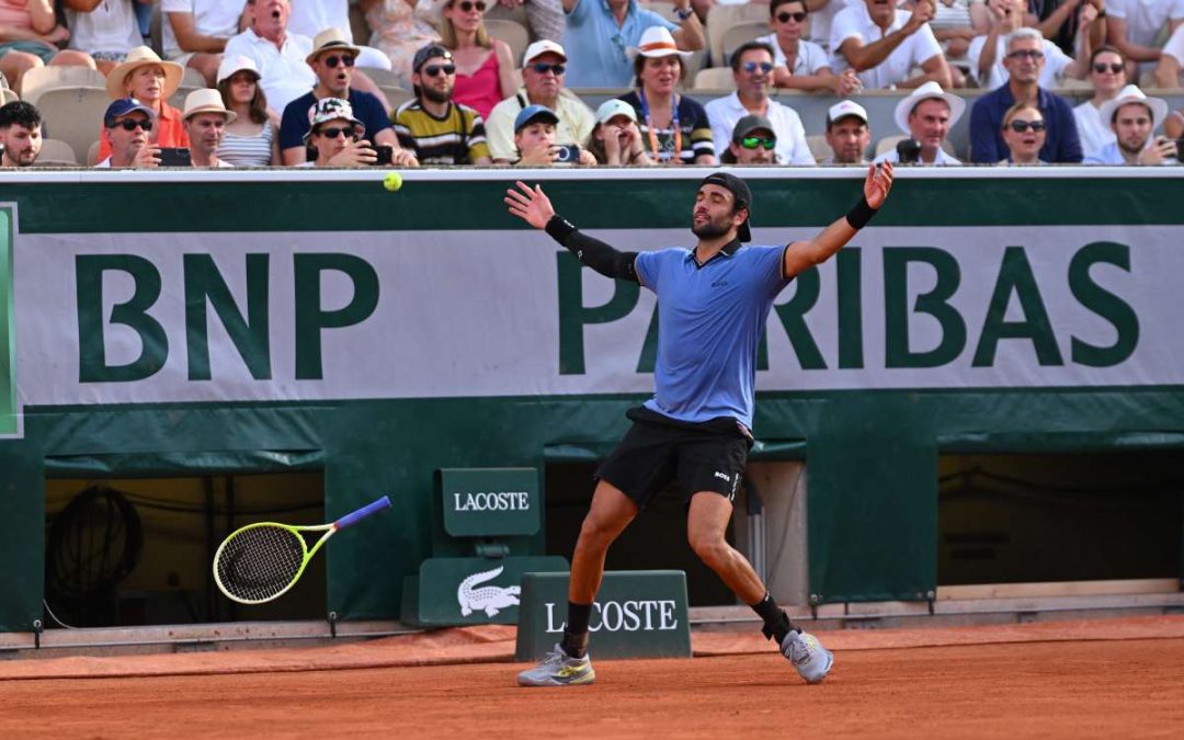 Berrettini vola ai quarti al Roland Garros, Cerundolo battuto in tre set