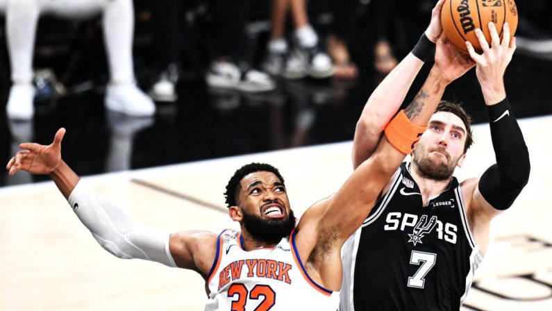 Wemby sbaglia, i Knicks fanno 13 di fila e vanno sul 2-0 alle Finals Nba