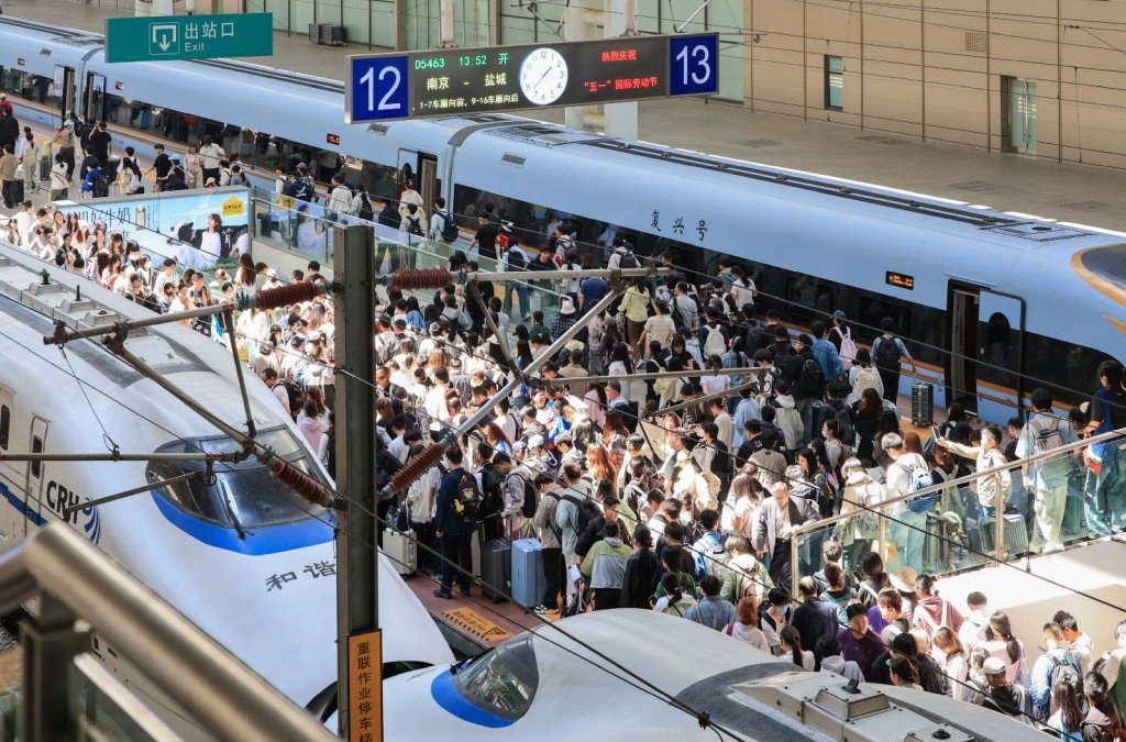 Cina, record di viaggi ferroviari nei primi cinque mesi del 2026