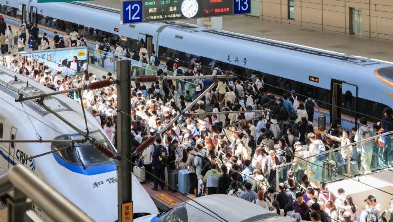 Cina, record di viaggi ferroviari nei primi cinque mesi del 2026