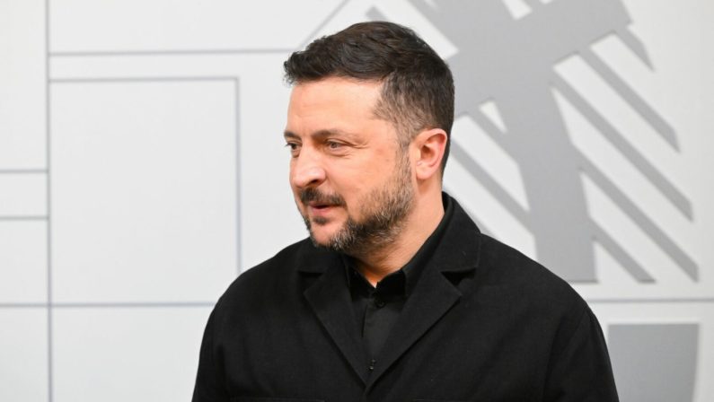 Zelensky “Sentito Trump per auguri, abbiamo discusso di pace”. Anche Putin chiama il tycoon