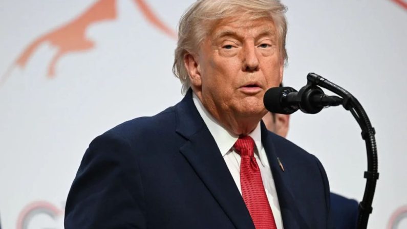 Trump “Meloni vuole tornare amica per far risalire i suoi consensi, no grazie”