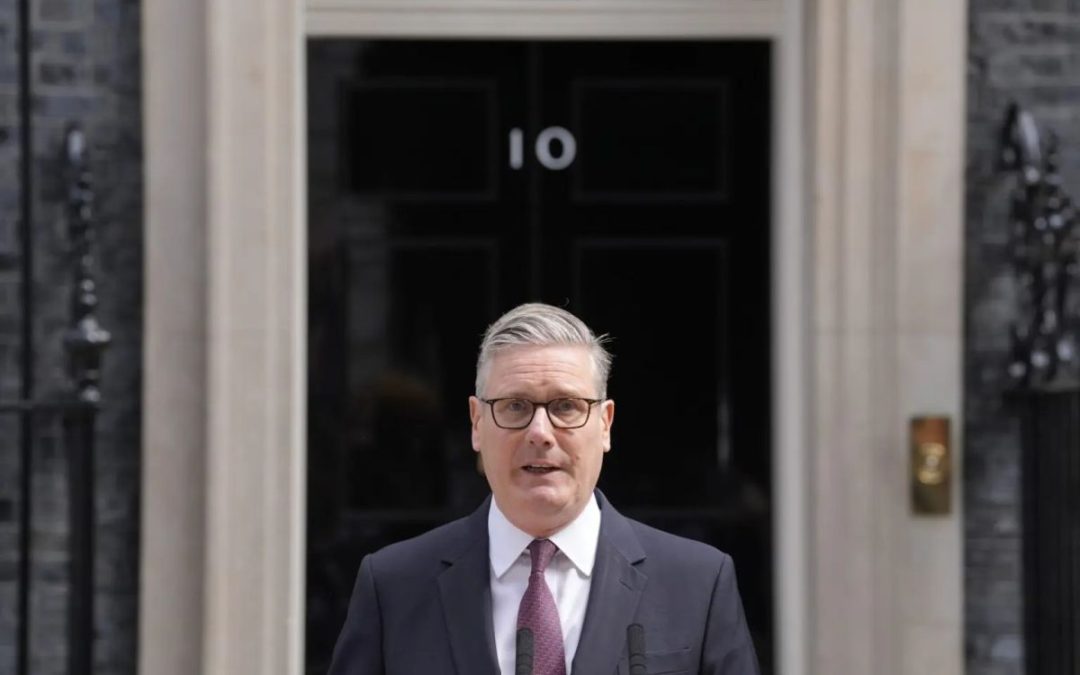 Uk, il premier Starmer annuncia le dimissioni