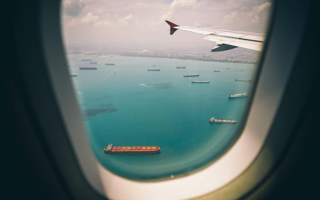 Voli low cost, dalla scelta del posto al bagaglio: costi extra fanno aumentare prezzo biglietto fino a 5 volte