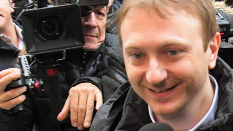 Garlasco, Alberto Stasi e il primo giorno fuori dal carcere: cosa può fare