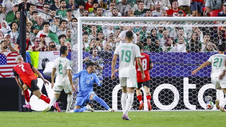 Mondiali, Algeria-Austria 3-3: ‘biscotto’ al fotofinish e Iran eliminato