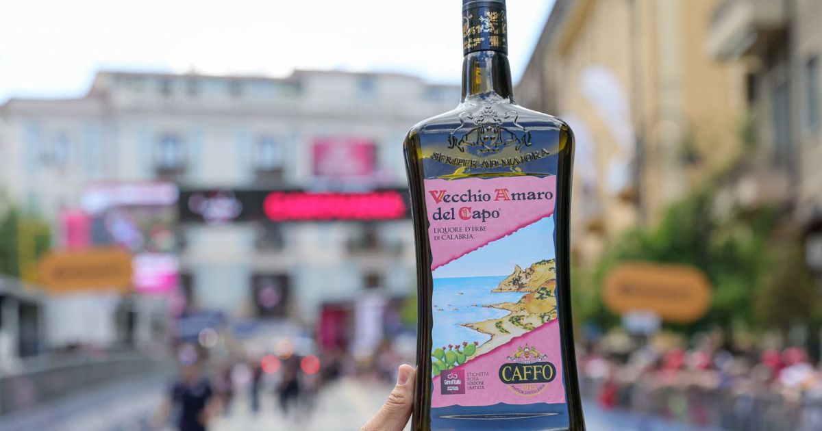https://www.quotidianodelsud.it/wp-content/uploads/2026/06/amaro-del-capo-giro-ditalia.jpg