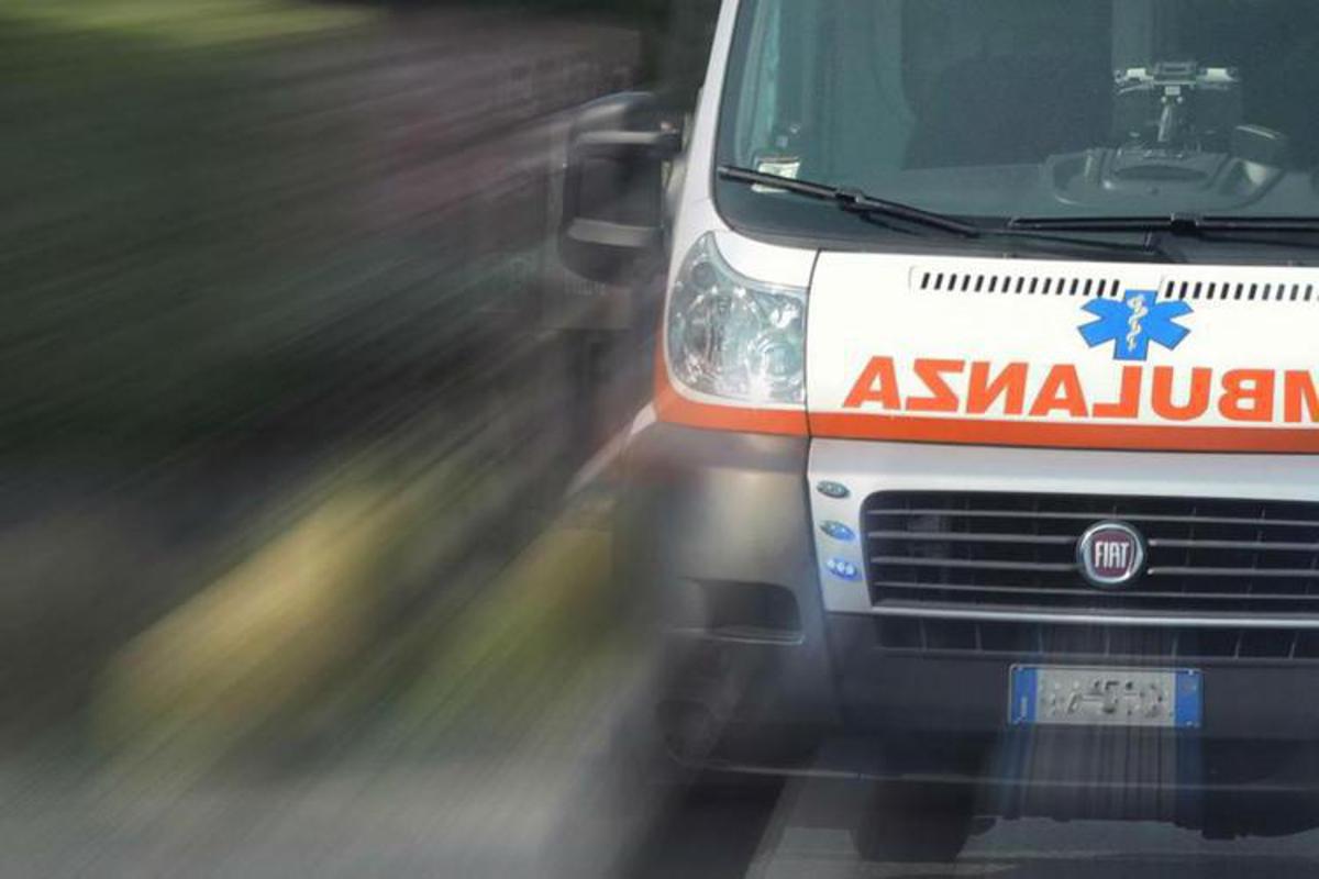 https://www.quotidianodelsud.it/wp-content/uploads/2026/06/ambulanza-fg-1811.jpeg