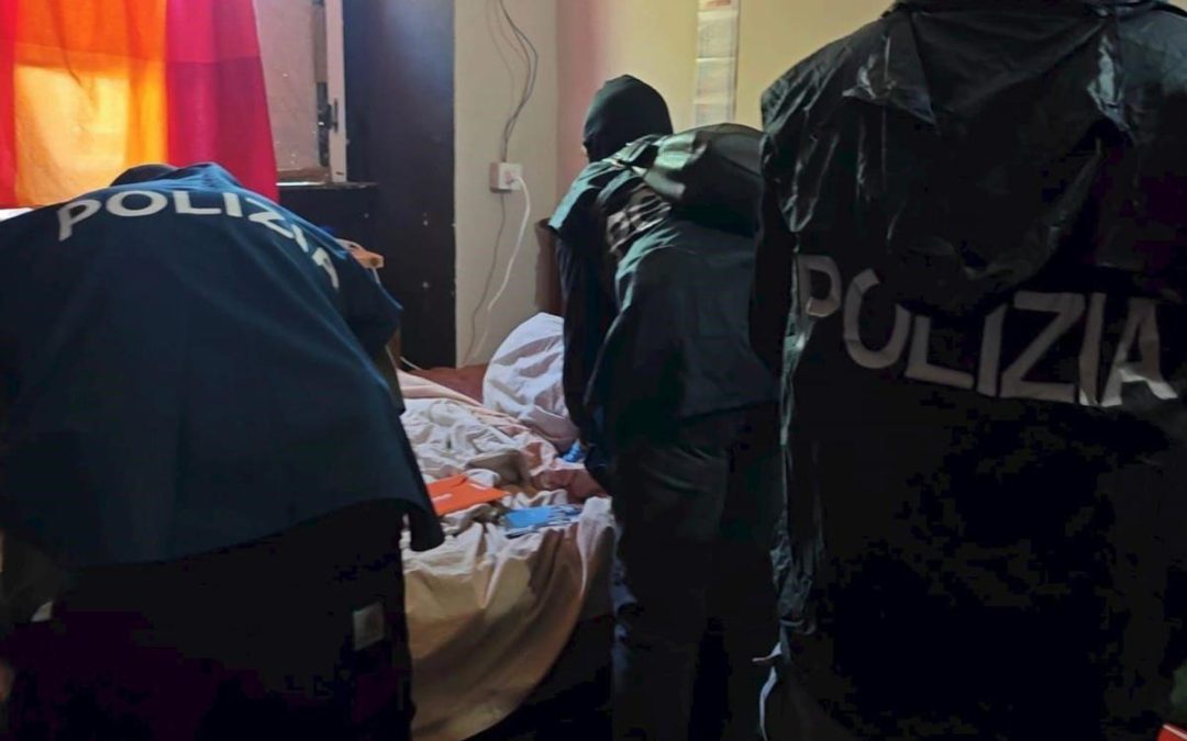 Sabotaggi a ferrovie, arrestati 7 componenti cellula terroristica di matrice anarchica