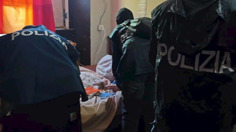 Sabotaggi a ferrovie, arrestati 7 componenti cellula terroristica di matrice anarchica