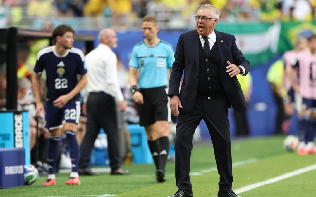 Brasile-Scozia, gol annullato a Vinicius e proteste di Ancelotti