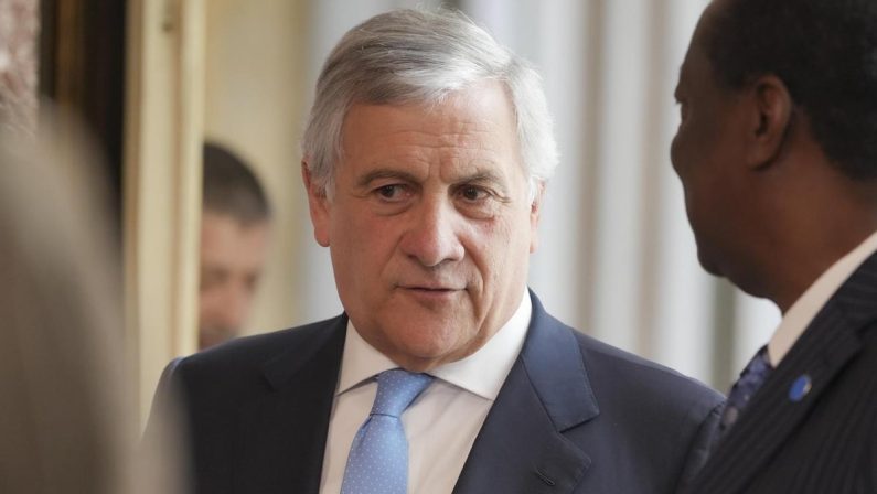 Tajani: “Liberi gli attivisti italiani della Flotilla detenuti in Libia”