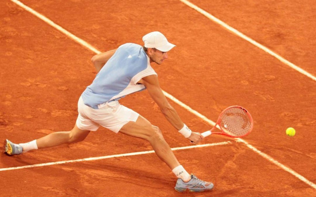 Arnaldi si ritira dal Roland Garros, ipotesi virus. Il medico-fisiatra: “Ha portato l’organismo al limite”