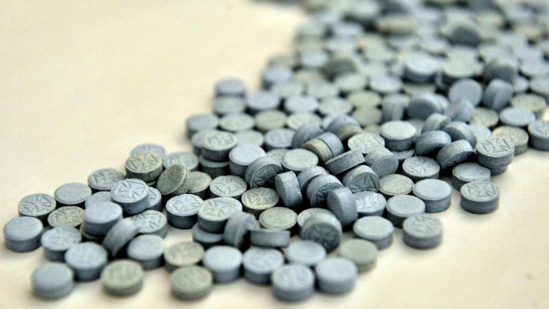 Droga, Mantovano: “La tossicologia è essenziale per prevenire tragedie”