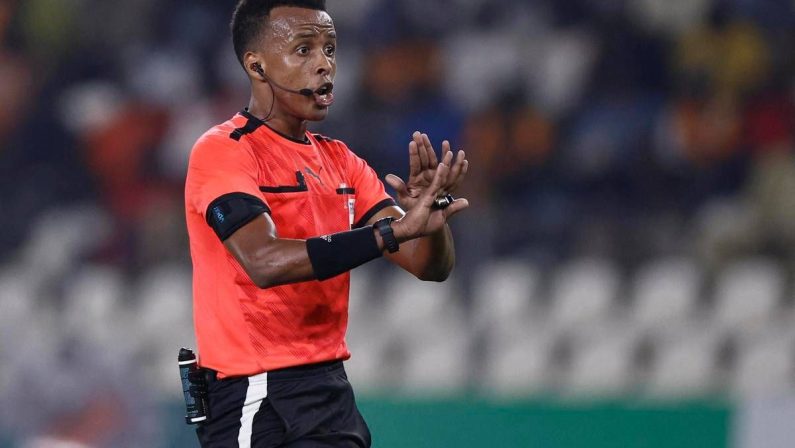 Mondiali 2026, arbitro somalo non può entrare negli Usa: salta la Coppa del Mondo
