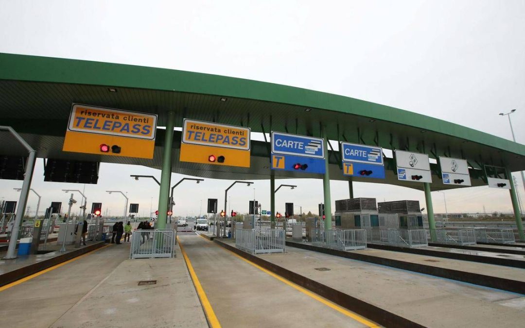 Sicilia, pedaggi truccati sull’A20: ecco come funzionava il raggiro