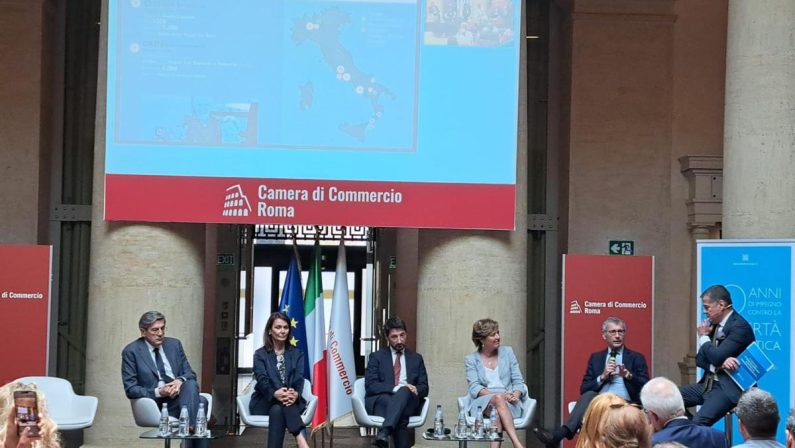Sostenibilità: indagine, 86% italiani preoccupato per impatto caro energia﻿