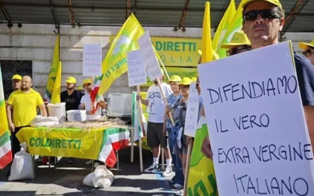 Bari, sit-in degli agricoltori di Coldiretti davanti alla prefettura