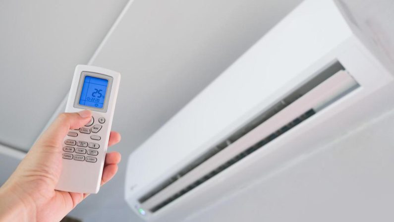 Condizionatori in 6 case su 10, medici ambiente: “Più rischi per qualità aria indoor”