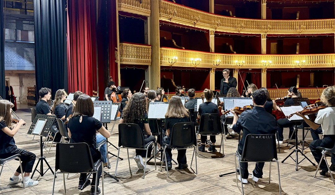 Non solo note, la Brutia Young ridefinisce la performance orchestrale