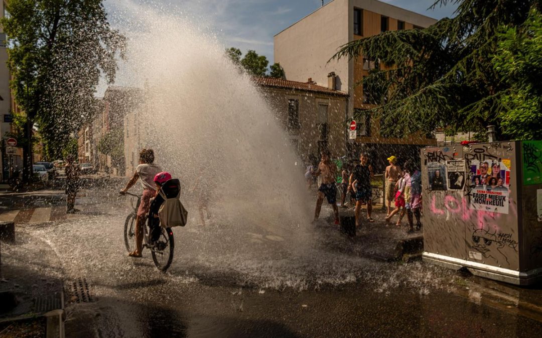 Caldo senza fine, Europa a fuoco: Germania e Gran Bretagna da record. Parigi vieta l’alcol: “Ospedali in tilt”