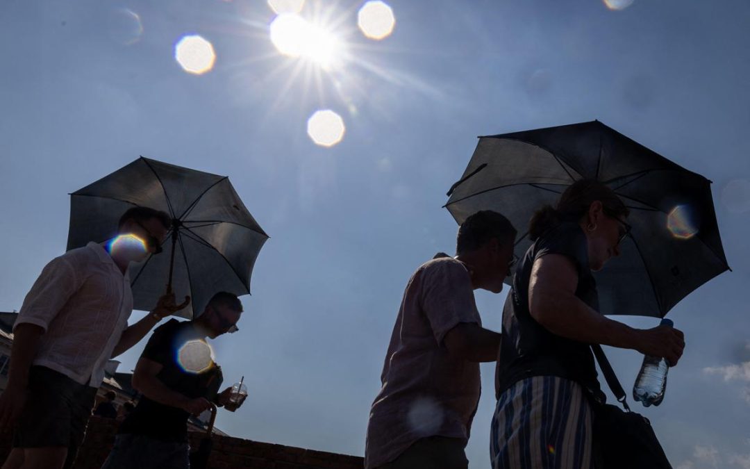 Caldo estremo sull’Italia, oggi sono 22 le città da bollino rosso: domani salgono a 25