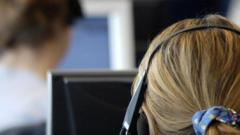 Telemarketing, stop alle chiamate selvagge: da oggi contratti luce e gas nulli senza consenso