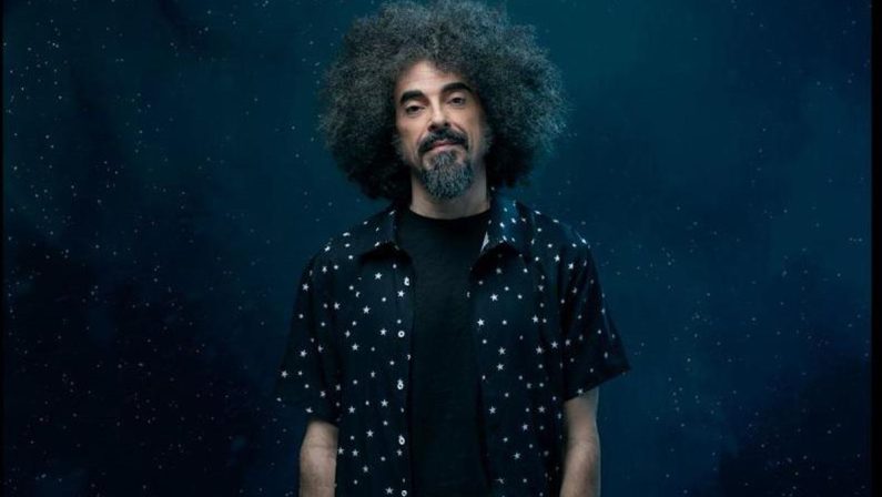 Caparezza è tornato, il concerto (in orbita) a Roma