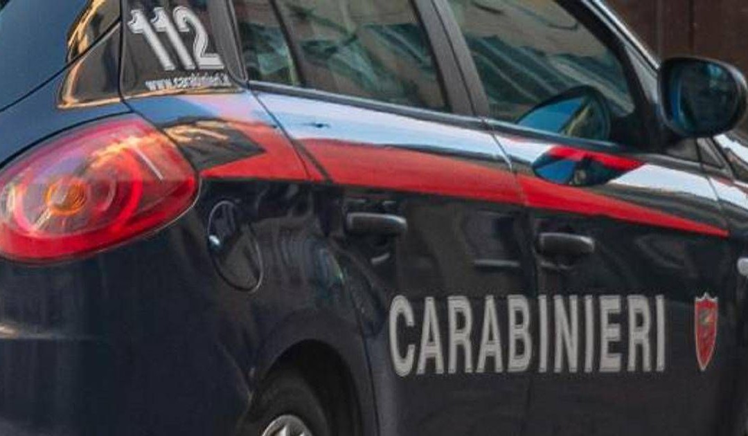 L'auto dei Carabinieri