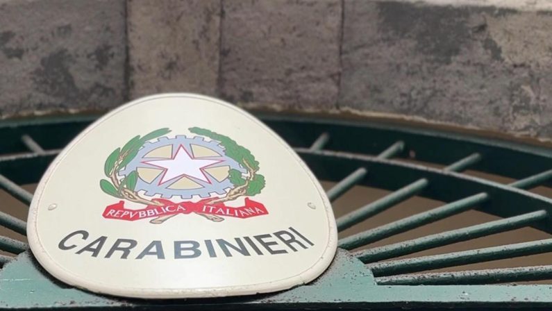 Sesso in pieno centro a Gazoldo degli Ippoliti, testimoni mandano video a carabinieri: coppia denunciata