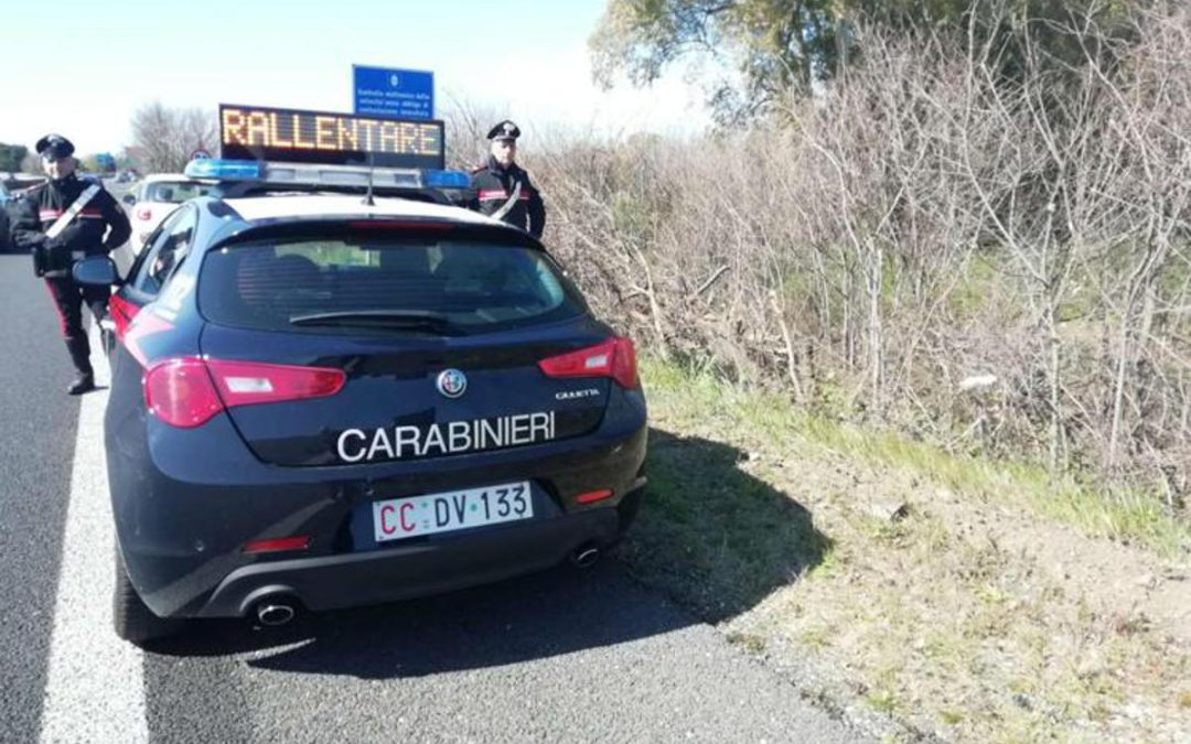 Scontro tra due auto nel Maceratese, due morti