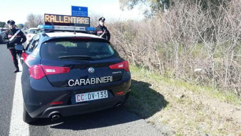 Scontro tra due auto nel Maceratese, due morti