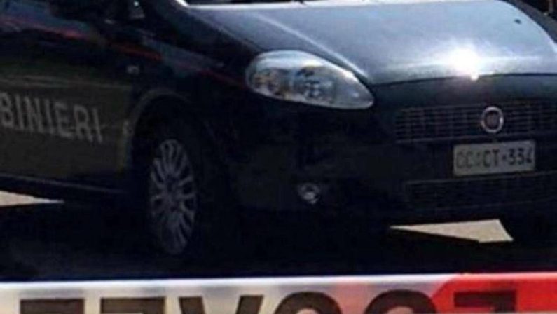 Auto esce di strada e finisce in un fosso a Grosseto: muore un uomo di 34 anni, ferita una bimba