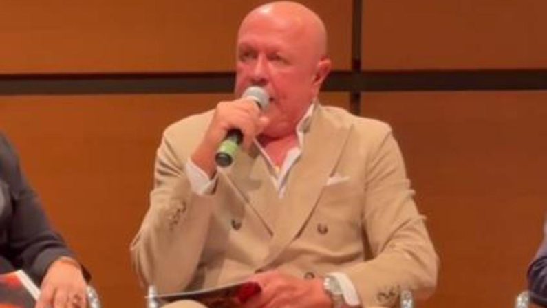Raffaella Carrà, il figlio Gian Luca Pelloni Bulzoni: “Mi ha adottato dopo la diagnosi della malattia”