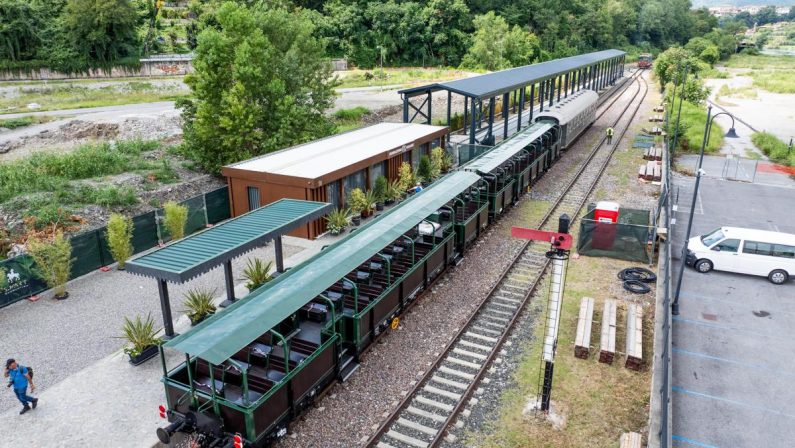Fondazione FS, debuttano in Italia le nuove carrozze panoramiche per il turismo ferroviario