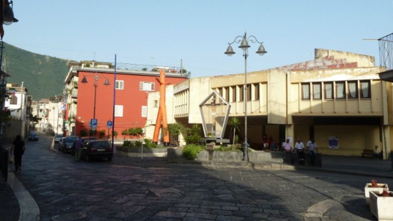 Casola di Napoli, vandalizzata auto del consigliere Michele Inserra