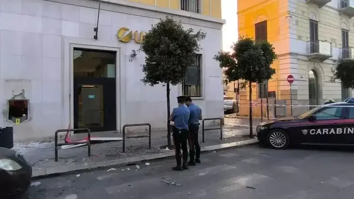 https://www.quotidianodelsud.it/wp-content/uploads/2026/06/cerignola-assaltato-bancomat.jpg