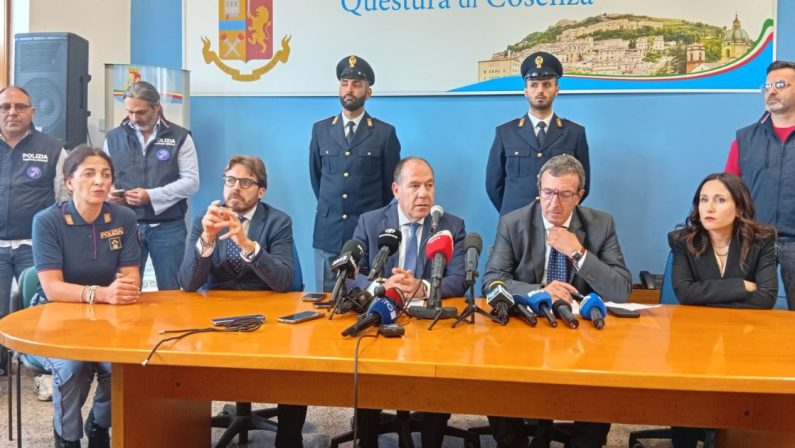 Migranti arsi vivi ad Amendolara, Albano: «Un piano premeditato»