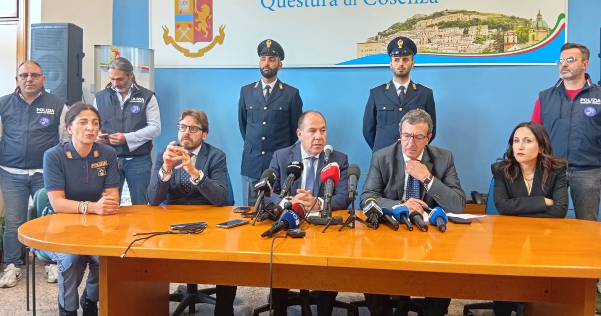 https://www.quotidianodelsud.it/wp-content/uploads/2026/06/conferenza-stampa-trage-amendolara.jpg