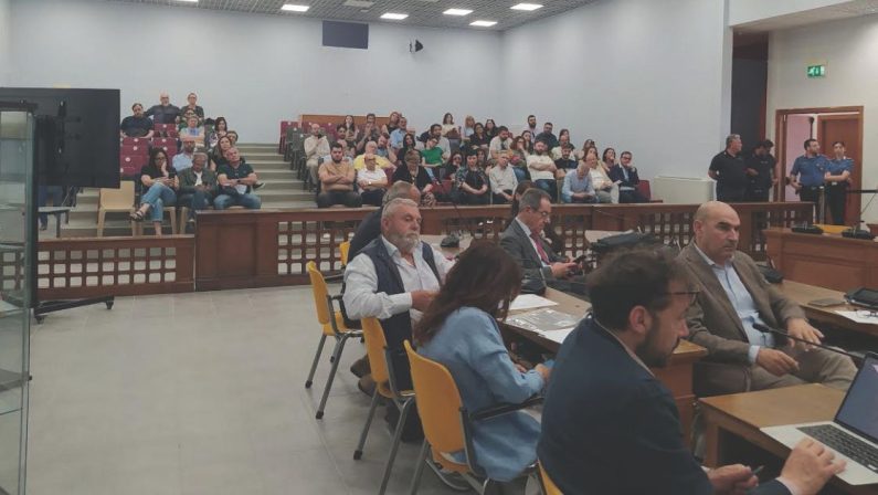 Callmat, vertice al Mimit per salvare 350 posti. Allarme Cgil su crisi lavoro in Basilicata