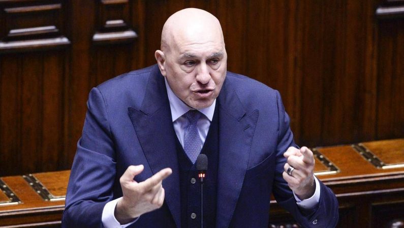 Ucraina, Crosetto: “Minaccia atomica torna attuale”