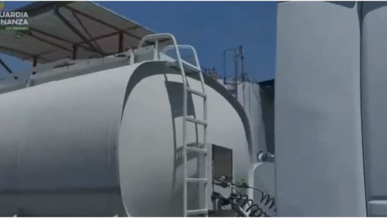 Crotone, scoperta frode del carburante agricolo: sequestro da 8 milioni e 29 indagati