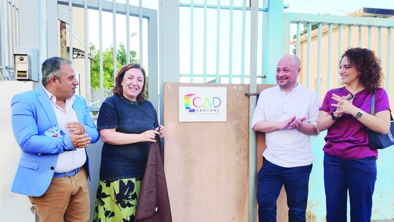 Lgbt+, aperto a Crotone Centro contro la discriminazione 
