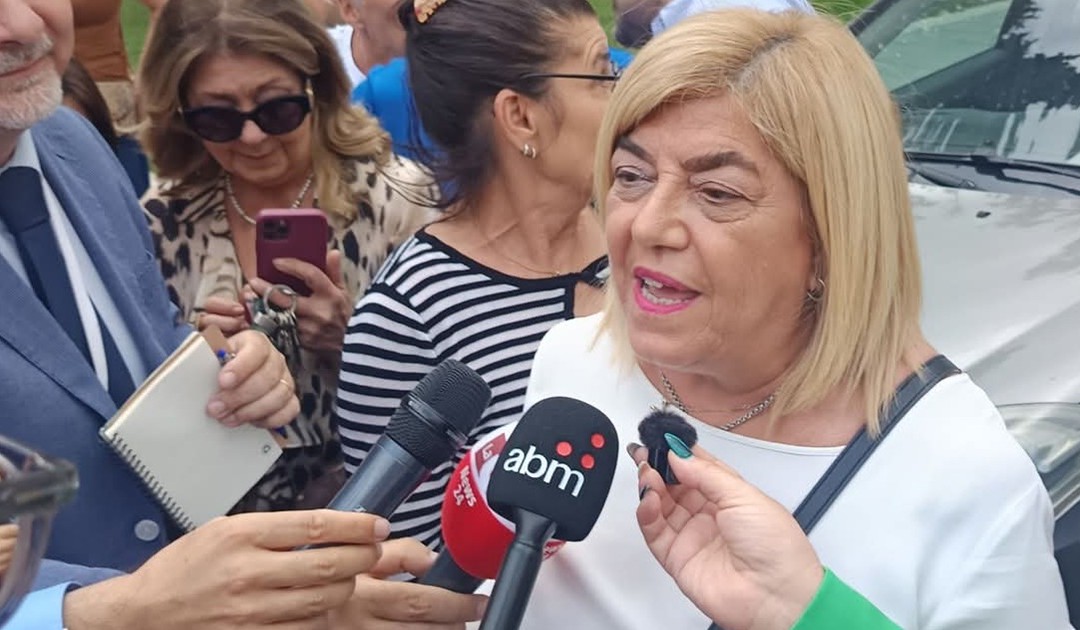 Anna De Gaio commenta la vittoria con i cronisti