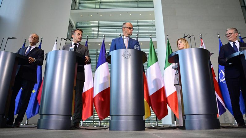 Nato, unità e più Europa nei cinque punti del summit E5 con Meloni
