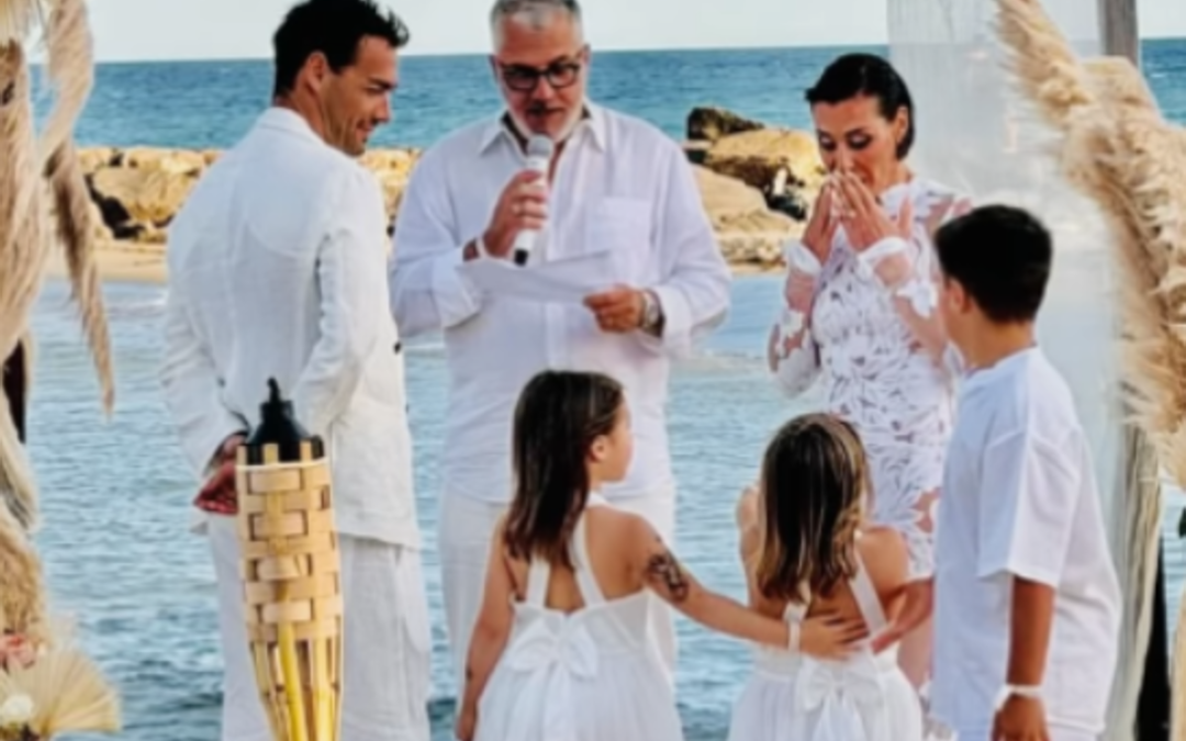 Fognini e Pennetta, l’anniversario di matrimonio e la festa a sorpresa in spiaggia